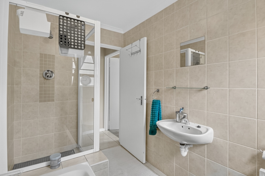 To Let 2 Bedroom Property for Rent in Heritage Park Western Cape